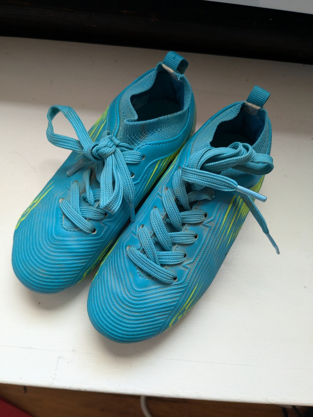 ⭐$7 WHEN BUNDLED ⭐Kids Blue Lace-Up Cleats